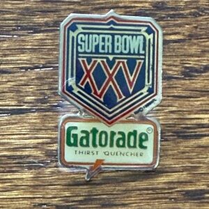 Vintage pin from Super Bowl XXVII (27) - Dallas Cowboys vs Buffalo Bills
